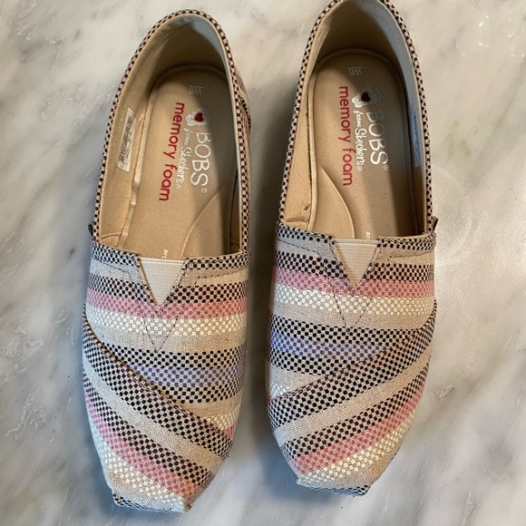 NEW Bob’s by Sketchers Slip-on Sneaker - Women’s size 6 - Picture 1 of 4